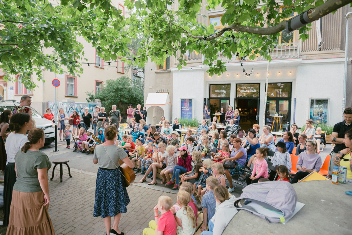 Divadelní studio D3 Karlovy Vary: Čarodějné bajky