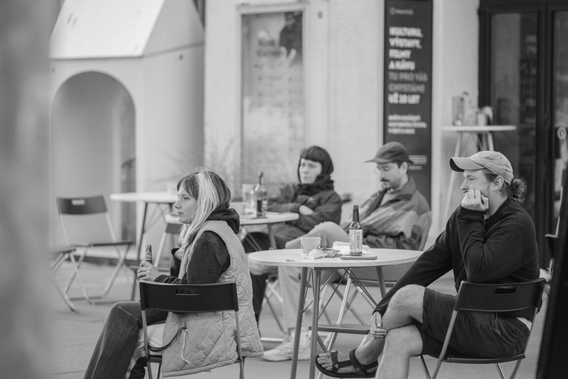 Poetická ekonomie: Pásmo autorské poezie