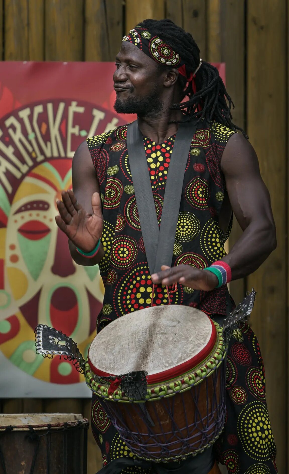 Angela Nwagbo + Akassa Badjie: Afro Dances s live bubeníkem
