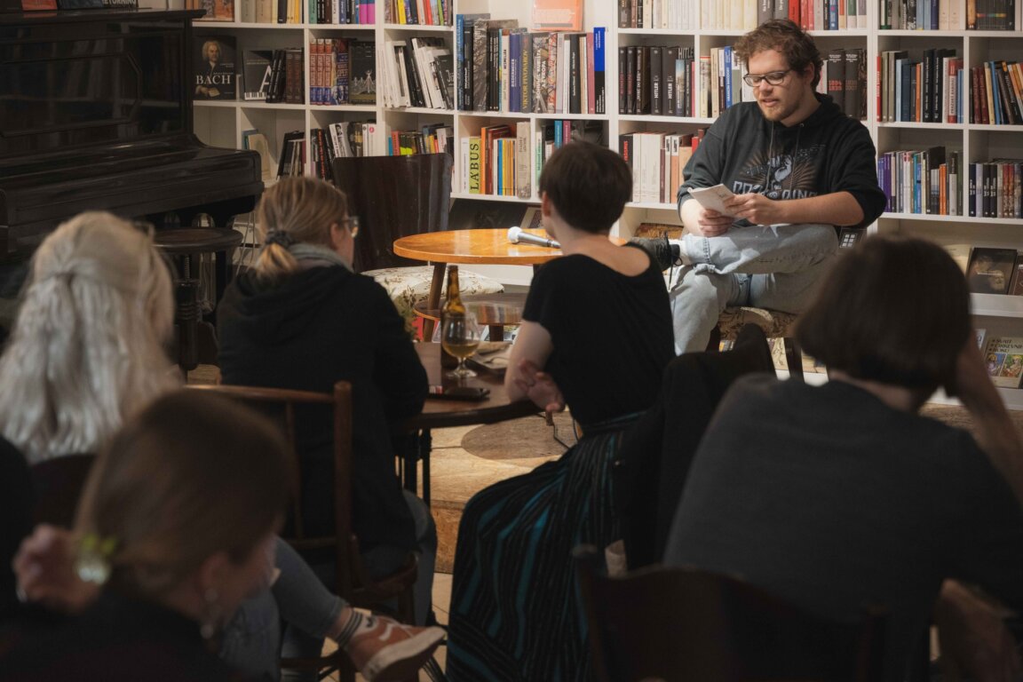 Poetická ekonomie: CUKR KÁVA LIMONÁDA