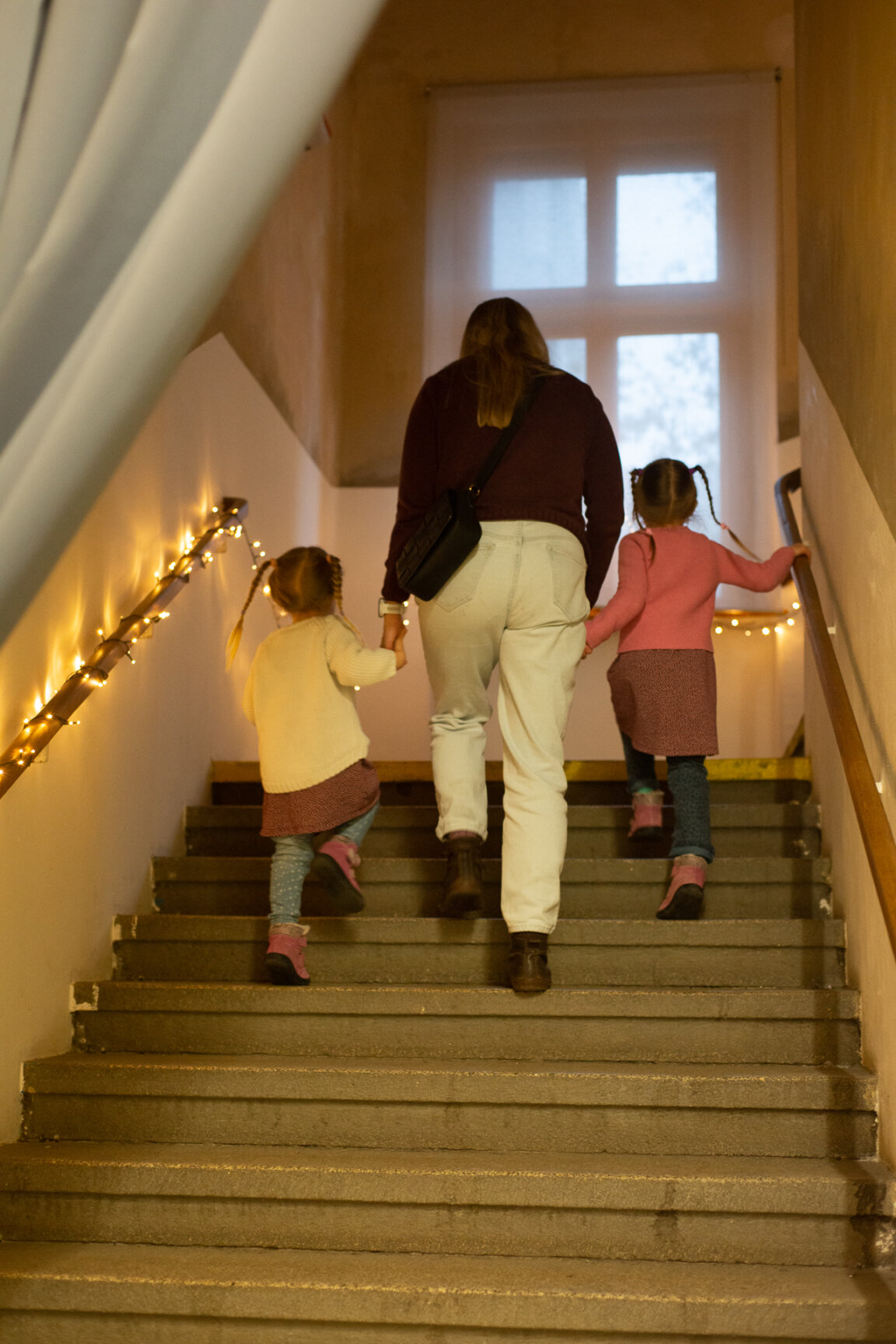 Pozor, padá omítka!