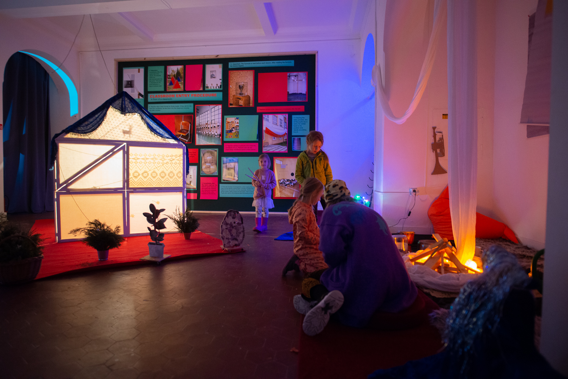 Pozor, padá omítka!