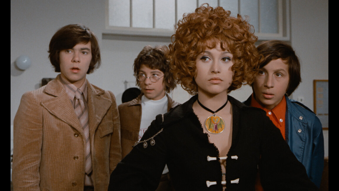 DIVKA_NA_KOSTETI_N003477_0011136_00-28-53-08