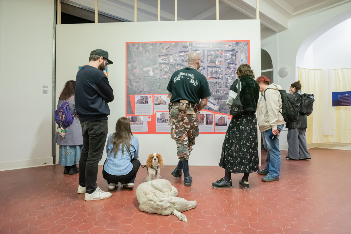 Komentovaná prohlídka výstavy Bydlet Ústí. Dostupné reality